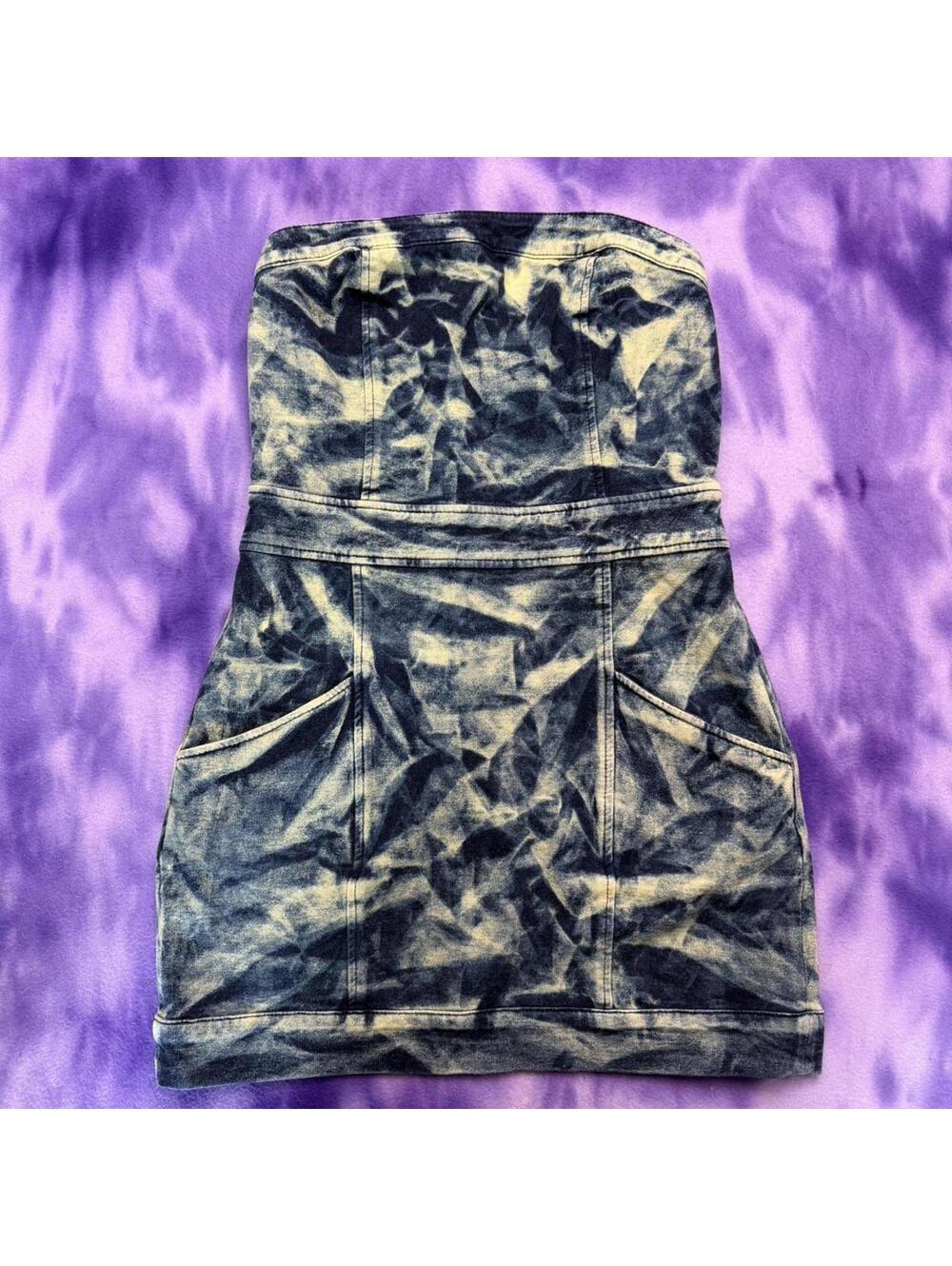 Bcbgeneration acid wash denim stretch tube dress with pockets